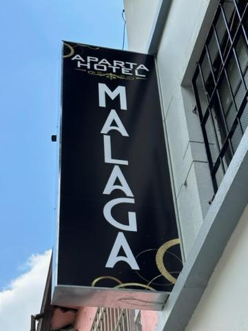 Apartahotel Malaga Medellin Bagian luar foto